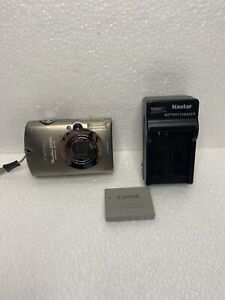 Canon Powershot SD900) 10.0MP Compact Digital Camera & Charger. Tested Working.