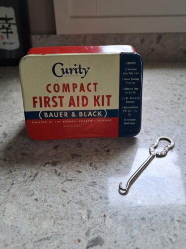 Curity compact metal first aid box