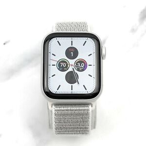 Apple Watch Series 6 Silver Aluminum 40mm with Silver Nylon Loop GPS