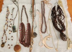 Lot Of 12 Necklaces Many Styles, Stones, Glass, Pearls, Acrylic, Shell All As Is