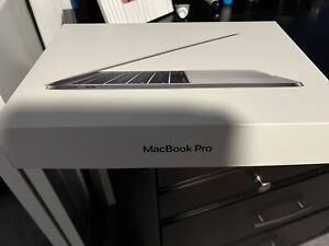 Bundle: Apple MacBook Pro 13.3in (512GB SSD, Intel Core i5., 8GB RAM), Carry Bag