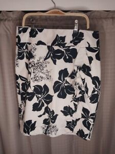 White House Black Market White Black Print Skirt with Liner Ruffle Size 8