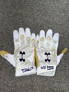 2021 GAME WORN NOTRE DAME FOOTBALL UNDER ARMOUR GLOVES SIGNED DREW WHITE #40