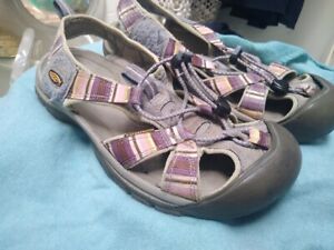 KEEN Newport pink grey purple striped sandals. Size 8 womens