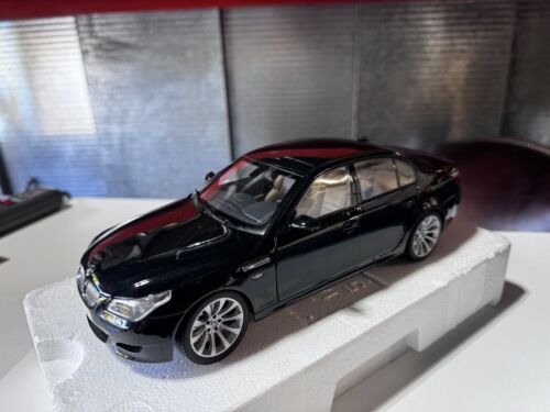 1/18 Kyosho BMW Dealer Exclusive M5 Coupe Silver # 80430391749