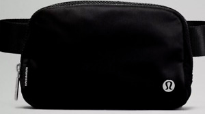Lululemon Everywhere Belt Bag - 7.5 x 5 x 2 inches Black  1L