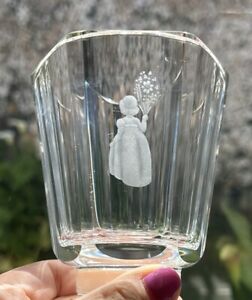 New ListingVintage Orrefors Crystal Vase Etched Girl Young Lady w/Bouquet of Flowers 4
