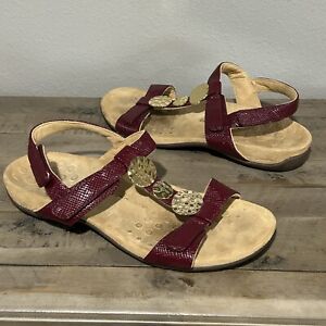 VIONIC Shoes 8 Burgundy Leather Sandals Gold Hammered Metal Strappy COMFY!