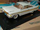 BOLD FAIRFIELD MINT 1:18 '57 PLYMOUTH FURY WHITE & GOLD, DRIVERS DOOR UNATTACHED