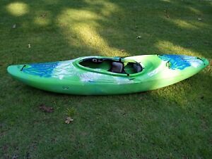 Dagger Nomad 8.5 Whitewater Kayak Green-Good Used Condition 