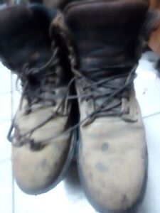 Red Wing 10.5 D Beater Boots Steel Toe