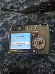 Kodak EasyShare DX7440 4.0MP Digital Camera Has Battery Charger & Battery& Wire