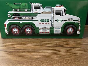 Mint Condition 2019 Hess Tow Truck And Rescue Team New In Box