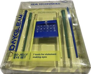 NIB Real Techniques Daygleam So Jelly Eye Brush Gift Set