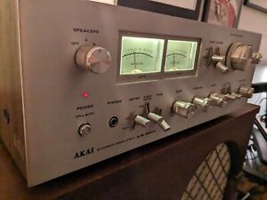 Akai AM-2800 Stereo Amplifier 160 Watts RMS Vintage 1976