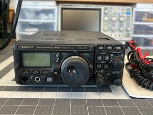 New ListingYaesu FT-897D Ham Radio Transceiver - Black