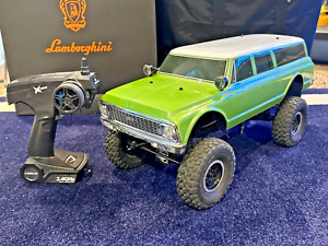 New ListingVaterra 1/10 1972 Scale Chevy Suburban Ascender-S 4WD