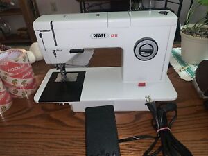New ListingPFAFF 1211 Sewing Machine flat bed strong motor sews nicely with IDT /DUAL FEED