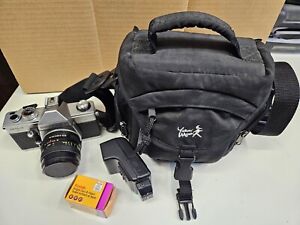 Praktica MTL 3 Camera 33mm Bag Flash Film