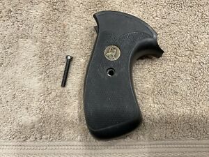 Ruger Speed Six Compac RSS/C  Pachmayr Medallion Open Back With Screw  Grip