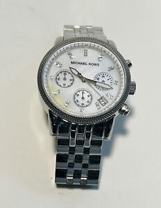 Michael Kors Ritz Silver-Tone MK5020 Wrist Watch for Women Great condition