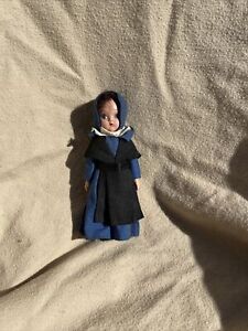 New ListingVTG 1970'S COMPOSITE AMISH COUNTRY SOUVENIR GIRL DOLL, MOVABLE ARMS 5”