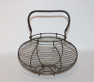 VTG Rustic Wire Egg Basket w Coiled Handle Farmhouse Primitive Décor Antique