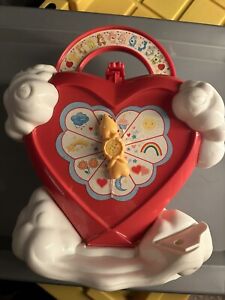 VINTAGE 1983 CARE BEARS CARE A LOT PLAYSET RED HEART CARRY CARRYING CASE INCOMPL