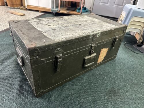 Vintage US Army Military Miller Mfg Foot Locker Trunk Chest Storage Box Green