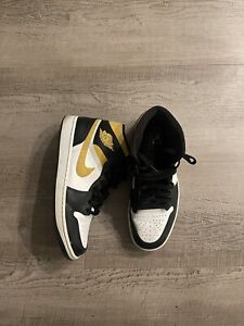 Nike Air Jordan 1 Mid Mens White Pollen Black Shoes 554724-177 Sz 9.5