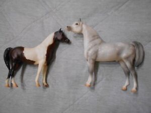 Vintage Breyer Horse Figurines Proud Arabians Grey Dapple Stallion & Pinto Mare