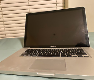 Versatile MacBook Pro 2010 - 15 Display, Core i5, NVIDIA GPU, 4GB RAM, 250GB