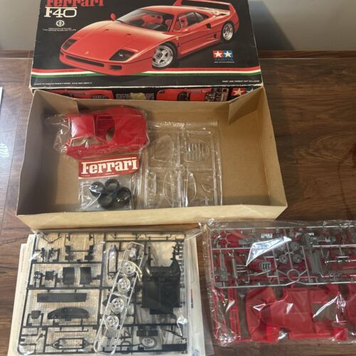 Tamiya Ferrari F40 1:24 1988 Scale Plastic Model Kit #24077 New - No Decals