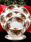 5 PC ROYAL ALBERT OLD COUNTRY ROSES BONE CHINA 1962 PLACE SETTING  ENGLAND