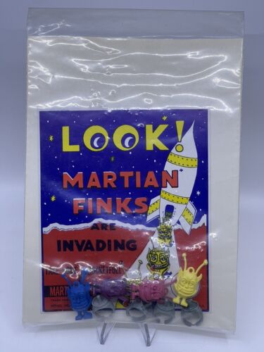 MARTIAN RAT FINK RING SET of 4 Ed Roth Gumball Machine w Display Cards 60s Rare
