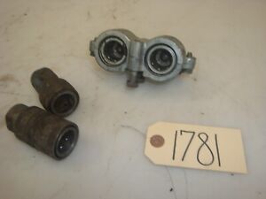 1963 Oliver 1600 A Tractor Hydraulic Couplers