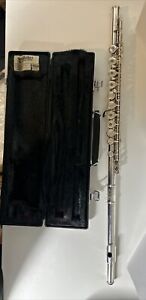 Yamaha Brand 285 Model Flute w/ Hard Case and Stand (untested)