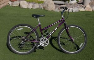 GT Palomar Ladies Mountain Bike Bicycle Shimano Acera X Sram Grip Shift Purple