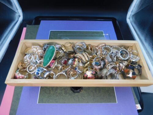 estate  jewelry mixed LOT 84 NICE COSTUME JEWELRY RINGS.