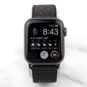 Apple Watch Series 5 44 mm Space Gray Aluminum Case with Black Loop GPS