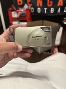 Olympus D-380 - 2.0MP Digital Camera - Tested Works