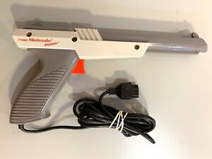 Official Gray Nintendo NES-005 Zapper Light Gun Controller Tested WORKING!