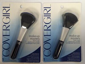 LOT OF 2  - COVERGIRL MAKE-UP MASTERS BLUSH BRUSH NEW IN PACKAGE