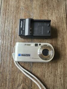 Sony CyberShot DSC-P200 7.2MP Digital Camera W/Charger Tested Works