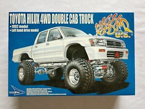 Aoshima Toyota Hilux 4WD Double Cab Truck #035153 1/24 Scale Model Kit