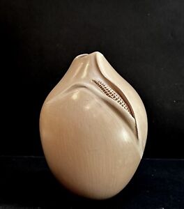 Iris Nampeyo - beautiful, rare, hopi-tewa pottery