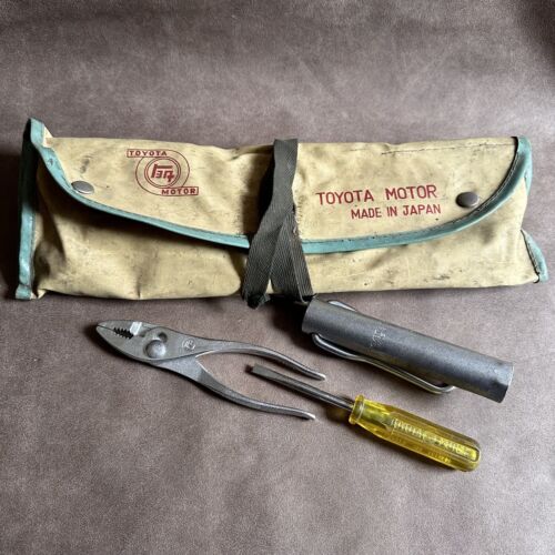 VINTAGE TOYOTA JAPAN CAR TOOL KIT ROLL BAG POUCH PLIERS BOX SPANNER SCREWDRIVER