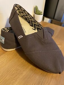 Toms Loafers Size 8 Ex Display No Wear Very Nice Great Quality