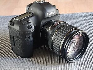 Canon 5D Mk III Full Frame DSLR with Canon EF 28-135mm f/3.5-5.6 IS USM Lens