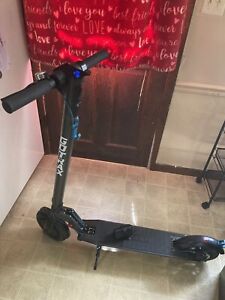 Gotrax Rival Adult Teen Electric Scooter 12 mile 15.5mph 250W - Black Read Desc